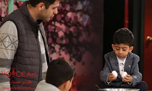 واکنش علی ضیاء به حاشیه‌های حضور دو مهمان متفاوت در برنامه‌اش