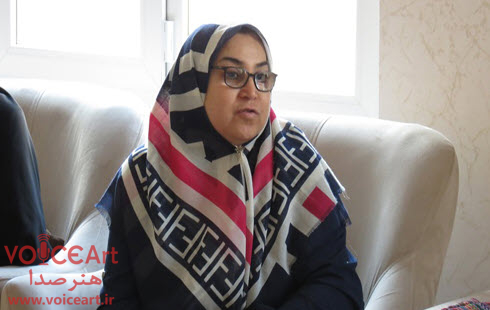ناگفته‌های خانم مجری که دستش توسط ضدانقلاب قطع شد