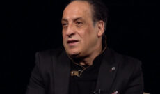 واکنش بهمن هاشمی به حرکات عجیبش در برنامه‌های تلویزیونی (فیلم)