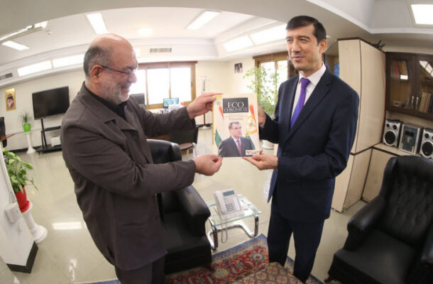 اهدای نشان کشور تاجیکستان به معاون صدای رسانه ملی