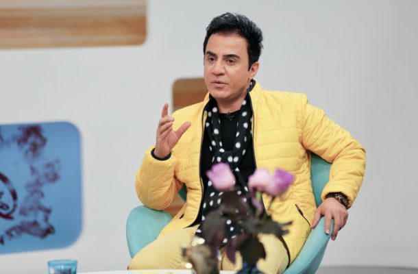 داریوش فرضیایی: درگیر بازیهای موبایلی و فضای مجازی نشوید داریوش فرضیایی: درگیر بازیهای موبایلی و فضای مجازی نشوید