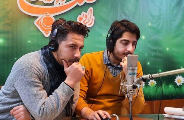 نگاهی طنز به مشكلات فرهنگی و هنری در «چسب زخم» رادیو صبا نگاهی طنز به مشكلات فرهنگی و هنری در «چسب زخم» رادیو صبا