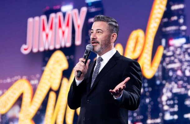 بازگشت مجری حاشیهساز به آنتن بازگشت مجری حاشیهساز به آنتن