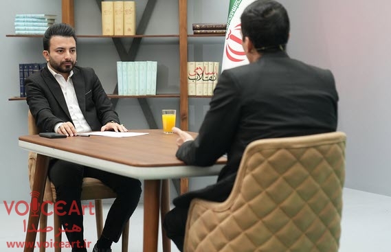 گفت‌وگو با آروین فرشی‌نعیم مجری و سردبیر «بزنگاه»