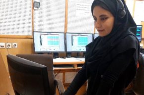 طنز به زبان زندگی و لبخند به روایت آگاهی در کتاب فرهنگ رادیو فرهنگ طنز به زبان زندگی و لبخند به روایت آگاهی در کتاب فرهنگ رادیو فرهنگ