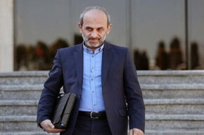 واکنش رئیس صداوسیما به اشتباه مجری تلویزیون در خواندن آیه «وَ إن یَکاد» واکنش رئیس صداوسیما به اشتباه مجری تلویزیون در خواندن آیه «وَ إن یَکاد»