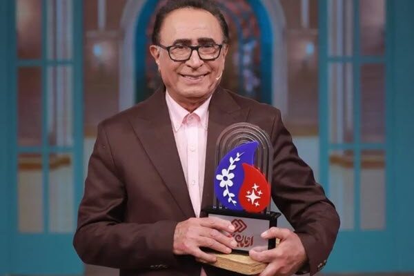 اسماعیل آذر مهمان امشب «از مامان بگو»