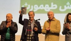 نصرالله مدقالچی: کمتر کسی در تئاتر ایران به کیفیت صدای سیاوش طهمورث دست یافته است نصرالله مدقالچی: کمتر کسی در تئاتر ایران به کیفیت صدای سیاوش طهمورث دست یافته است